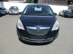 Schwarz Gebraucht 2011 Opel Meriva Design Edition Van / Kleinbus | 2.950 € (Superpreis)