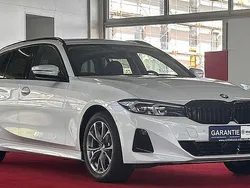 Mineralweiss metallic Gebraucht 2024 BMW 320 Shadowline Kombi | 37.999 € (Fairer Preis)