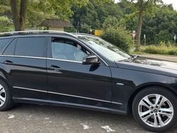 Schwarz Gebraucht 2011 Mercedes E200 Avantgarde Kombi | 5.900 € (Guter Preis)