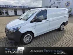 Weiß Gebraucht 2024 Mercedes Vito Van / Kleinbus | 33.201 € (Fairer Preis)