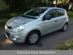 Silber Gebraucht 2012 Hyundai i20 Kleinwagen | 9.800 € (Etwas zu teuer)