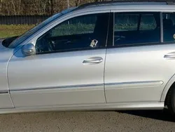 Silber Gebraucht 2004 Mercedes E240 Kombi | 6.500 €