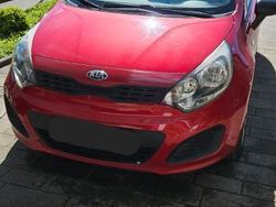 Rot Gebraucht 2012 Kia Rio Limousine | 4.200 € (Guter Preis)