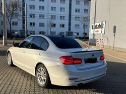 Weiß Gebraucht 2017 BMW 320 Limousine | 16.500 € (Fairer Preis)
