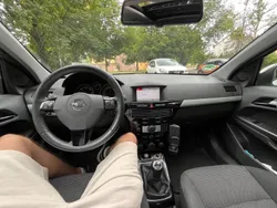 Weiß Gebraucht 2011 Opel Astra Kombi | 3.050 € (Fairer Preis)