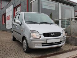 Silber Gebraucht 2001 Opel Agila Comfort Kleinwagen | 4.408 €