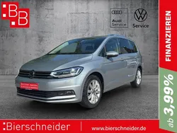 Silber Gebraucht 2024 VW Touran Pro Van / Kleinbus | 35.450 € (Guter Preis)