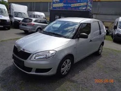 Brilliantsilber metallic Gebraucht 2011 Skoda Roomster Kombi | 5.800 € (Guter Preis)