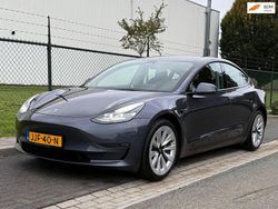 Grau Gebraucht 2023 Tesla Model 3 Limousine | 32.495 € (Fairer Preis)