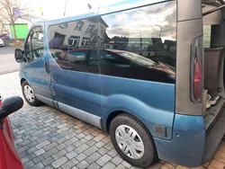 Blau Gebraucht 2005 Renault Trafic Van | 7.500 €