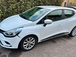 Weiß Gebraucht 2016 Renault Clio IV Business Kleinwagen | 7.950 € (Guter Preis)