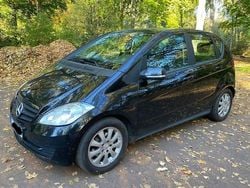 Schwarz Gebraucht 2010 Mercedes A180 Elegance Van / Kleinbus | 3.990 € (Guter Preis)