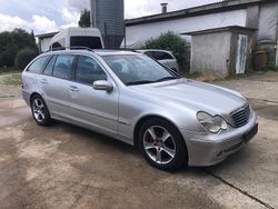 Silber Gebraucht 2001 Mercedes C220 Avantgarde Kombi | 1.950 € (Fairer Preis)