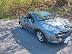 Silber Gebraucht 2006 Peugeot 207 CC Cabrio | 4.500 €