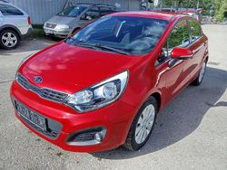 Rot Gebraucht 2012 Kia Rio Attract Limousine | 2.900 € (Fairer Preis)
