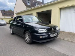 Schwarz Gebraucht 1997 VW Golf Cabriolet Cabrio | 2.900 € (Guter Preis)