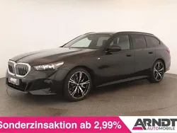 Saphirschwarz Gebraucht 2024 BMW 520 Comfort Edition Kombi | 50.484 € (Superpreis)