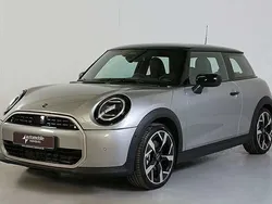 Silber Gebraucht 2024 Mini Cooper Favoured Kleinwagen | 35.758 €