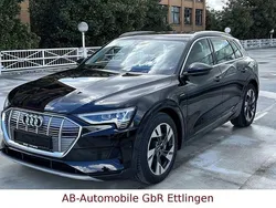 Mythosschwarz (metallic) Gebraucht 2021 Audi e-tron Ambiente SUV | 37.900 € (Fairer Preis)