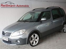 Grau Gebraucht 2010 Skoda Roomster Scout Plus Edition Kombi | 7.490 €