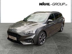 Grau Gebraucht 2021 Ford Focus ST-Line X Kombi | 17.900 € (Fairer Preis)