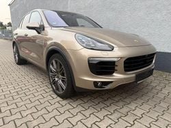 Grau Gebraucht 2016 Porsche Cayenne S SUV | 46.950 € (Teuer)