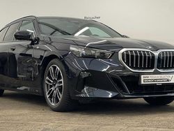 Carbonschwarz metallic Gebraucht 2024 BMW 520 Basis Kombi | 49.990 € (Guter Preis)