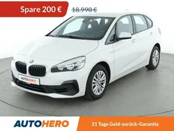 Weiß Gebraucht 2019 BMW 218 Active Tourer Advantage Van / Kleinbus | 18.790 € (Fairer Preis)