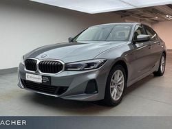 Skyscraper grau metallic Gebraucht 2024 BMW 330e Shadowline Limousine | 37.998 € (Superpreis)