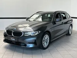 Grau Gebraucht 2022 BMW 320e Sport Line Kombi | 26.890 € (Guter Preis)