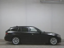 Schwarz Gebraucht 2022 BMW 318 Advantage Kombi | 17.680 € (Guter Preis)