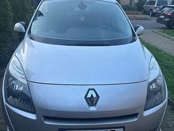Silber Gebraucht 2011 Renault Scénic III Dynamique Van / Kleinbus | 4.200 € (Fairer Preis)