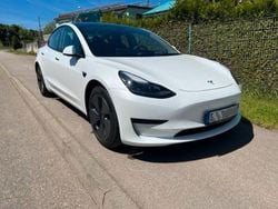 Weiß Gebraucht 2022 Tesla Model 3 Standard Range Limousine | 27.630 € (Guter Preis)