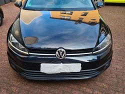 Schwarz Gebraucht 2019 VW Golf VII Trendline Limousine | 15.000 € (Guter Preis)