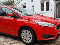 Rot Gebraucht 2014 Ford Focus Limousine | 4.800 € (Guter Preis)