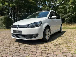 Weiß Gebraucht 2010 VW Touran Highline Van / Kleinbus | 5.950 € (Etwas zu teuer)