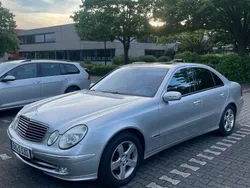 Silber Gebraucht 2002 Mercedes E240 Avantgarde Limousine | 3.500 € (Guter Preis)