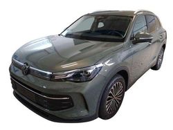 Grün Gebraucht 2024 VW Tiguan Design SUV | 34.400 € (Superpreis)