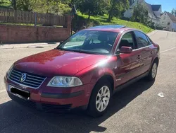 Rot Gebraucht 2002 VW Passat Basis Limousine | 700 € (Superpreis)