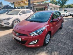 Rot Gebraucht 2012 Hyundai i30 Limousine | 5.590 € (Fairer Preis)