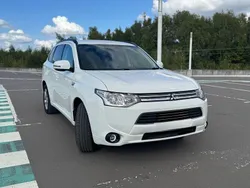 Weiß Gebraucht 2015 Mitsubishi Outlander SUV | 7.999 €