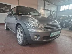 Grau Gebraucht 2010 Mini Cooper Kleinwagen | 6.400 € (Fairer Preis)