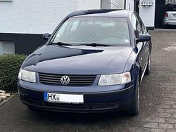 Blau Gebraucht 1999 VW Passat Comfortline Limousine | 750 € (Guter Preis)