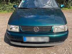 Grün Gebraucht 1998 VW Polo Kleinwagen | 1.200 €