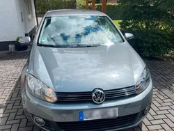 Grau Gebraucht 2011 VW Golf VI Kleinwagen | 5.300 € (Fairer Preis)