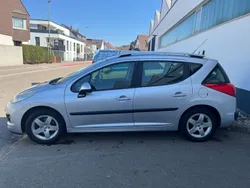 Silber Gebraucht 2010 Peugeot 207 Tendance Kombi | 2.500 € (Fairer Preis)