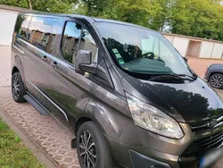 Grau Gebraucht 2017 Ford Tourneo Custom Van / Kleinbus | 27.000 € (Etwas zu teuer)