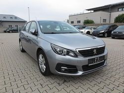 Grau Gebraucht 2021 Peugeot 308 SW Active Kombi | 10.900 €