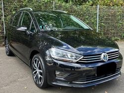 Schwarz Gebraucht 2017 VW Golf Sportsvan Sound Van / Kleinbus | 14.800 € (Guter Preis)