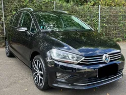 Schwarz Gebraucht 2017 VW Golf Sportsvan Sound Van / Kleinbus | 15.450 € (Fairer Preis)